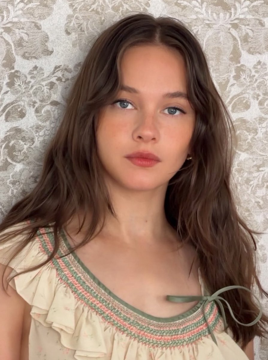 kendramerced's tweet photo. CAILEE SPAENY <3 https://t.co/dXNRsta8bg