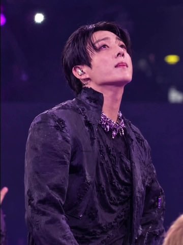 JEONKH_'s tweet photo. the most handsome ,attractive finest man alive https://t.co/qYKLLesRIP