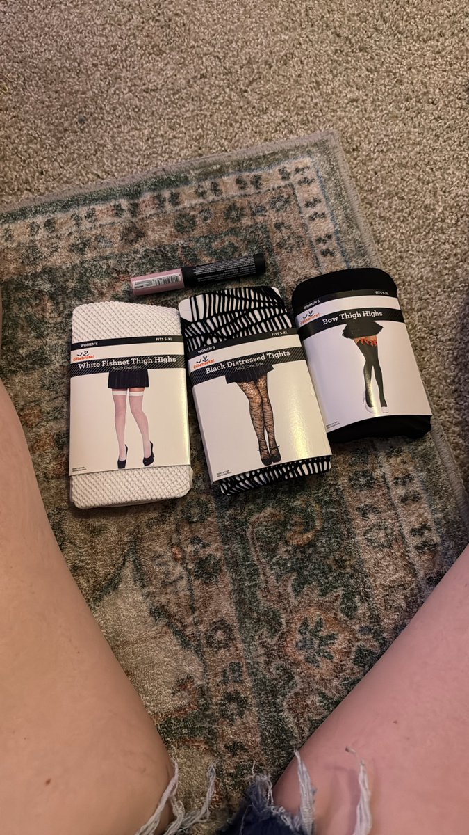 Swtpeachess's tweet photo. Spooky goodies π #spookytime #thighhighs https://t.co/KWGFYOvLI8