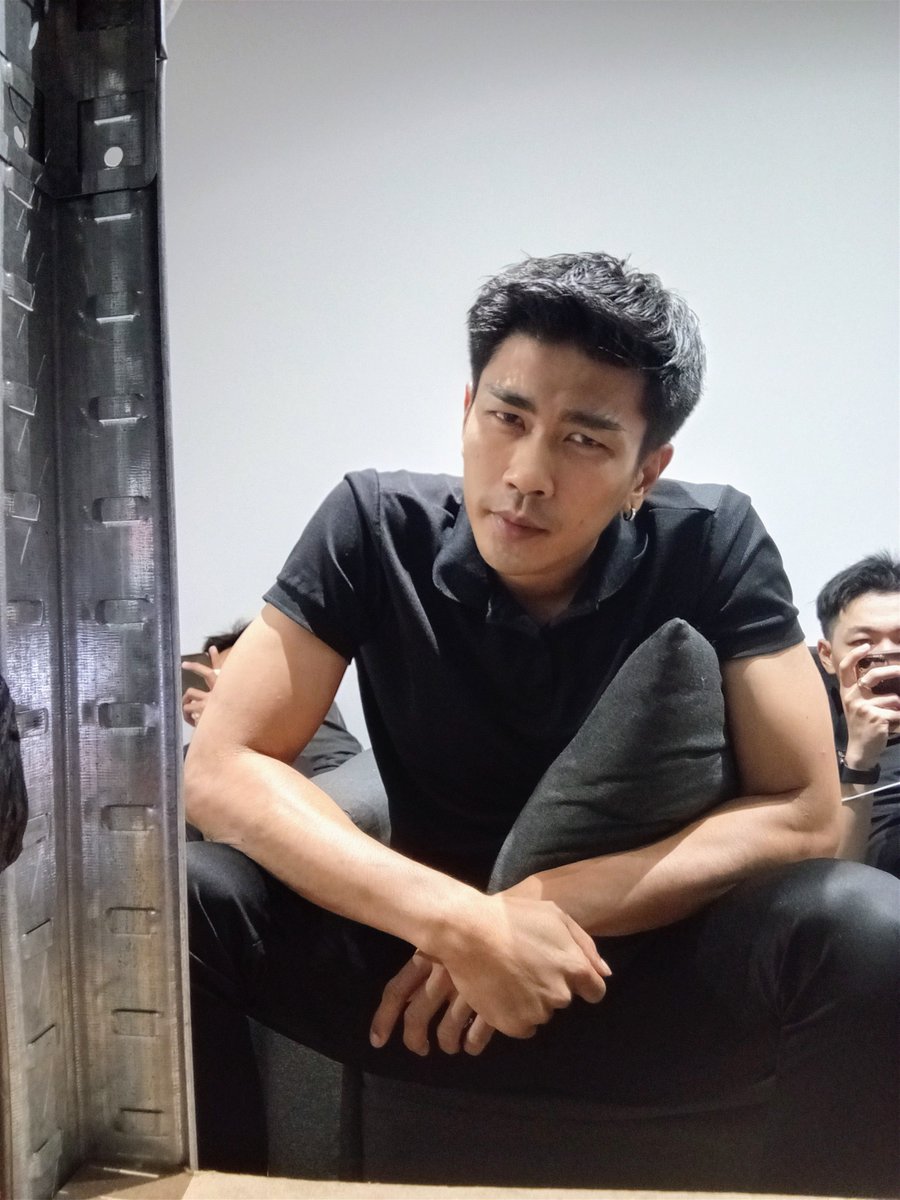 ChudiAssasin's tweet photo. รับนวดน้ำมันอโรม่าน้ะเผื่อใครคลายล้าเมื่อย https://t.co/wWXqFldXMJ