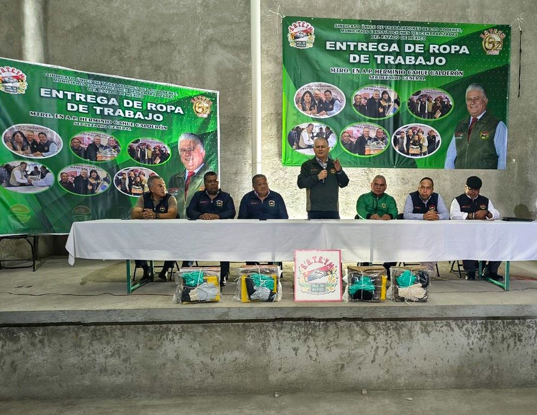 Herminio_CahueC's tweet photo. En #CuautitlánIzcalli, encabecé la entrega de equipo de trabajo a 23 delegaciones del sector central, las cuales agremian a mil 217 #Suteymistas de 13 municipios de la región. La cercanía y el trabajo a ras de piso son fundamentales para la representación sindical. Fue un gusto saludar y escuchar a mis compañeras y compañeros de lucha y labor.
#SindicalismoDeLaManoContigo