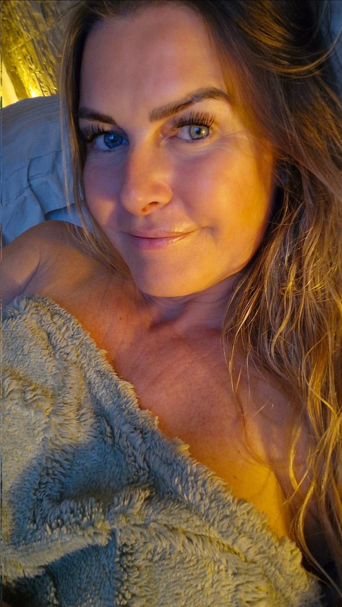Alyssa2142's tweet photo. I want to lay with you🤗 https://t.co/rC4OYYxG0V