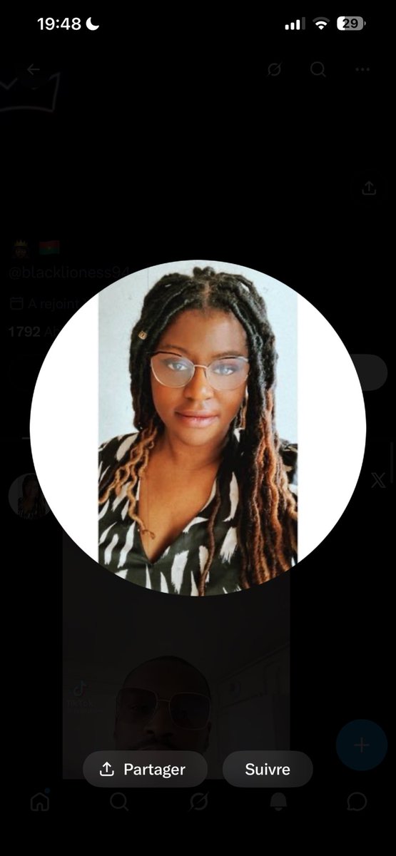 a4m__r's tweet photo. @blacklioness94 @chugazxz @RaphaelleFC ton visage est rude aussi https://t.co/Vb5wMF5WZk