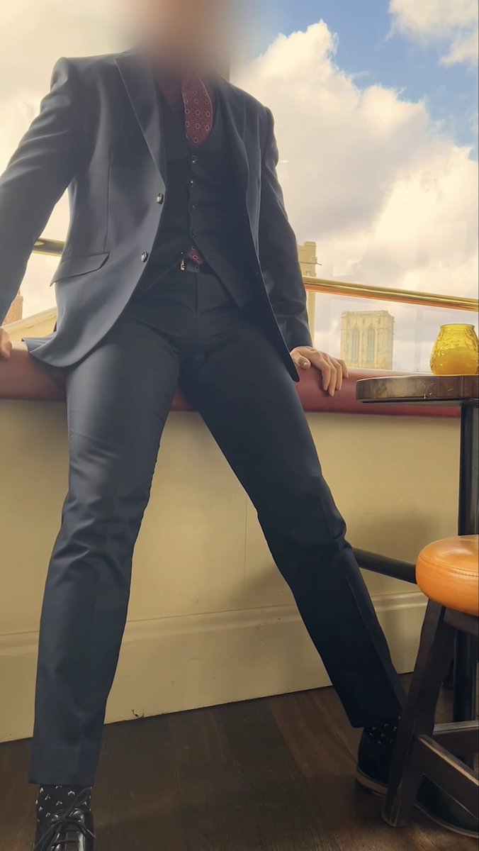 Bob_Shaft_'s tweet photo. More of my very nice fitting blue suit.. https://t.co/IuR9q1HVjH https://t.co/tXyFOMAiwb
