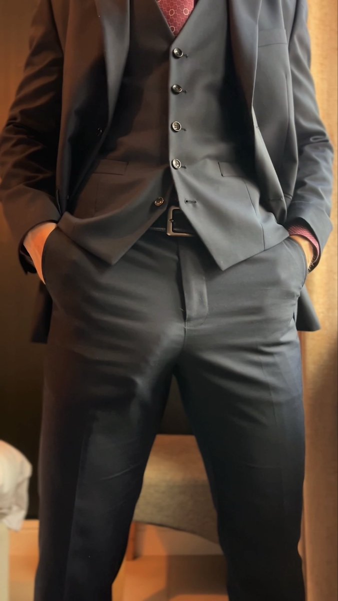 Bob_Shaft_'s tweet photo. More of my very nice fitting blue suit.. https://t.co/IuR9q1HVjH https://t.co/tXyFOMAiwb