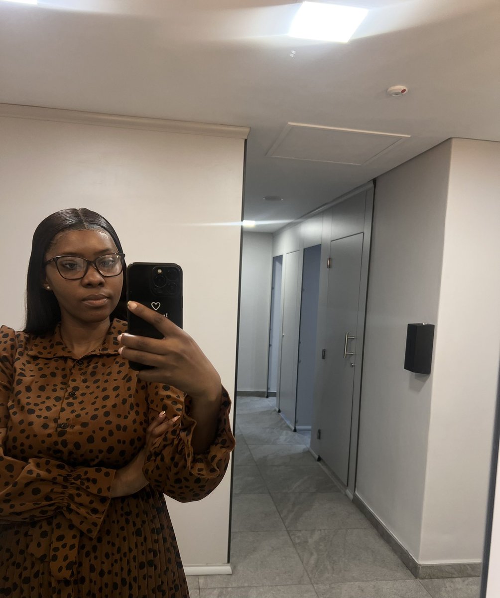 zee_skele's tweet photo. Monday ✨🤎 https://t.co/4tcV5OfVVI