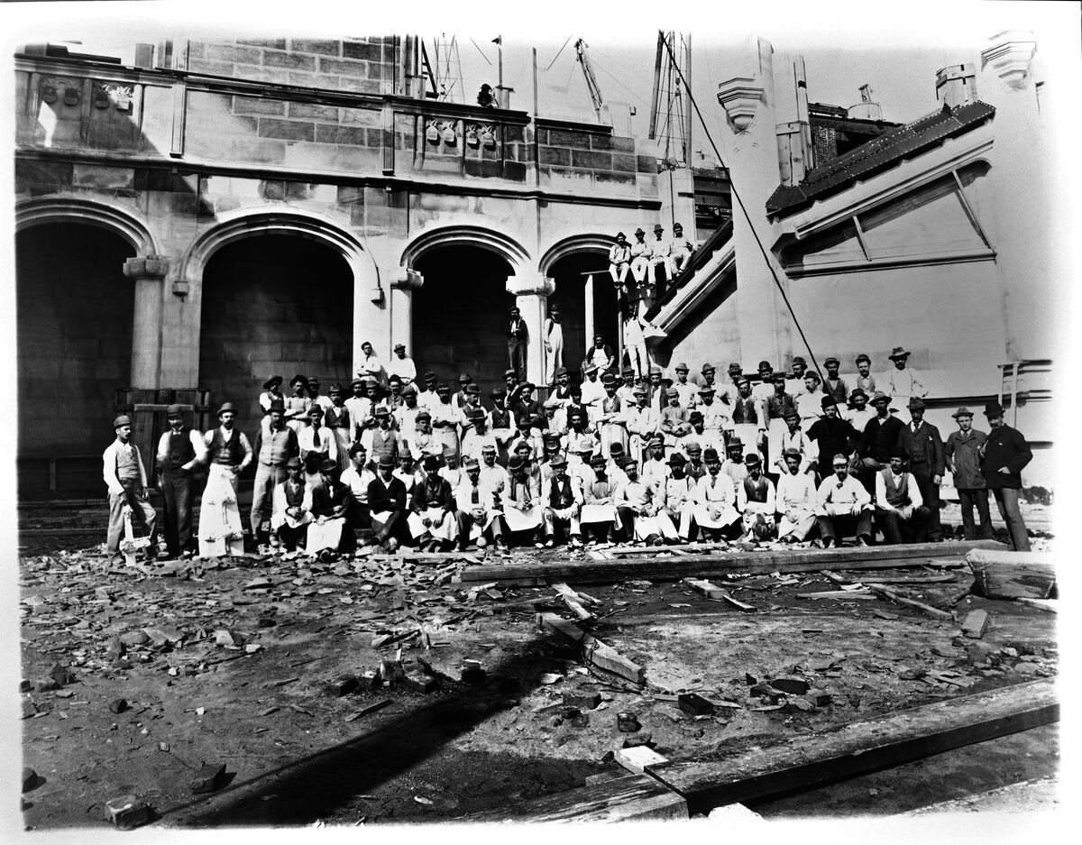 BiltmoreEstate's tweet photo. Today and every day, we are thankful for the many employees–past and present–who build and shape Biltmore into what it is today and will be for future generations.

For more of our story: https://t.co/ygiH8ck42j

#LaborDay #Biltmore #AshevilleNC https://t.co/EVvxB0nrkG