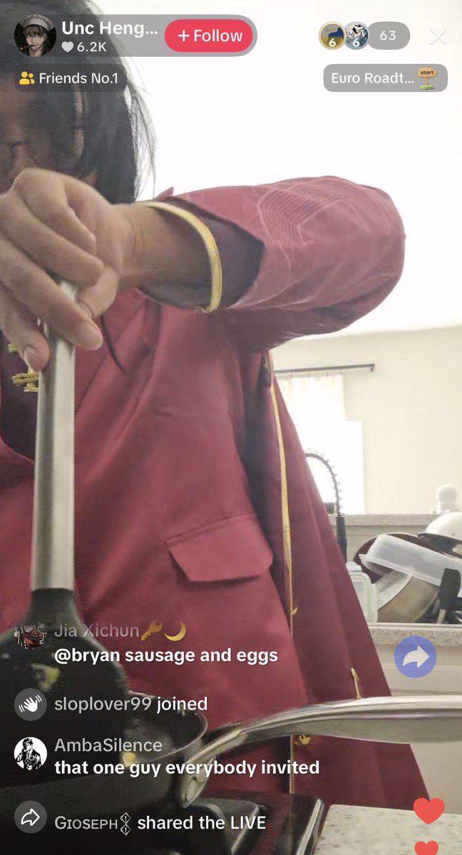 BluebriarArts's tweet photo. Found this livestream of a lei heng cosplayer cooking something. Very cute https://t.co/QA2D488BG0
