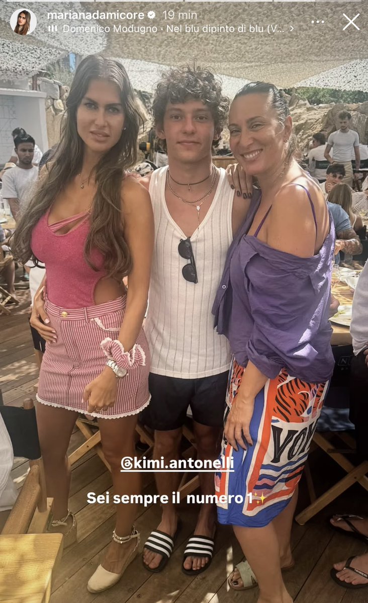 manu_ellll's tweet photo. le tre persone più importanti che abbiamo in questo momento in italia https://t.co/vYKM2PPj9H