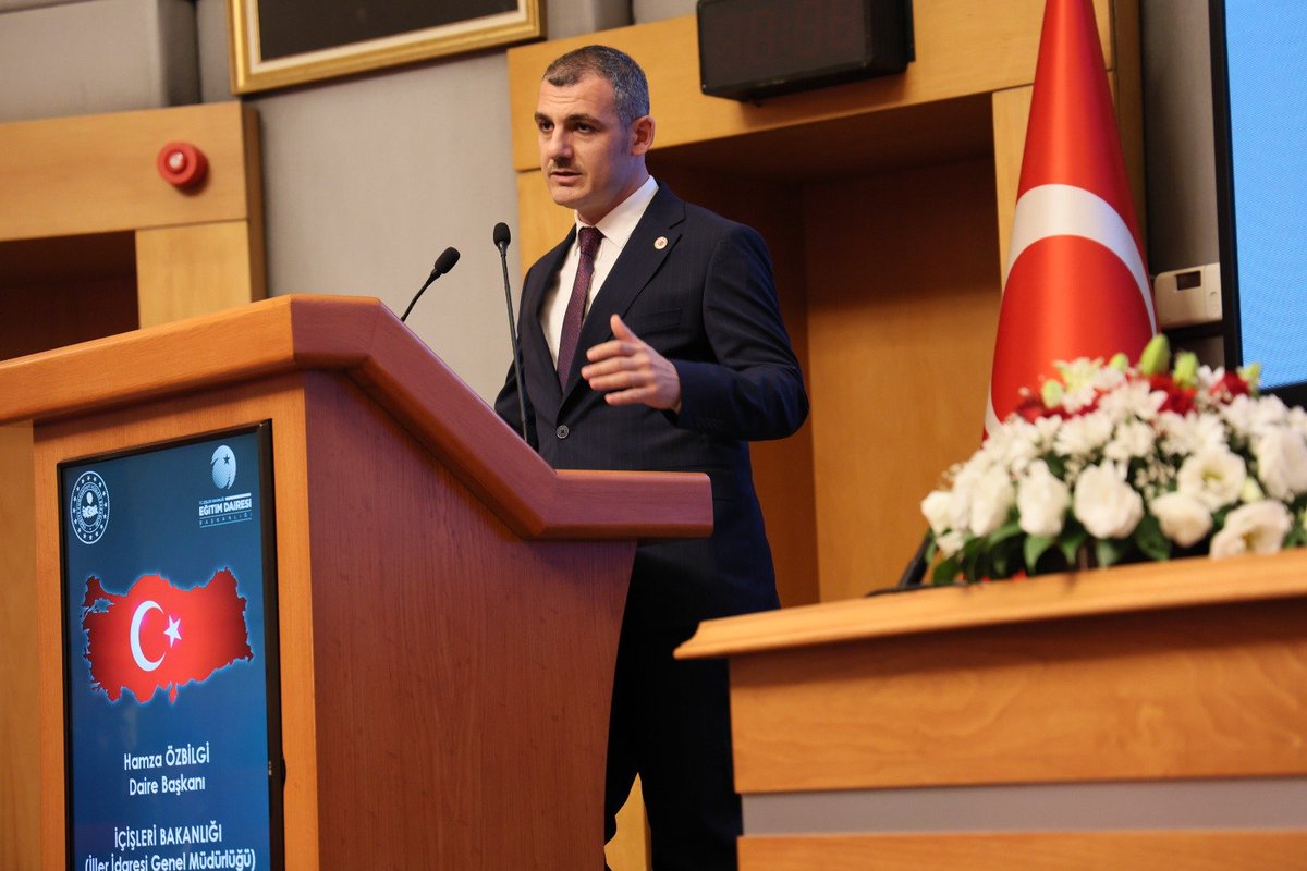 HamzaOzbilgi's tweet photo. 📍Eğitim Dairesi Başkanlığı 
📍 Kaymakamlık Kursu https://t.co/RCn4g5culK