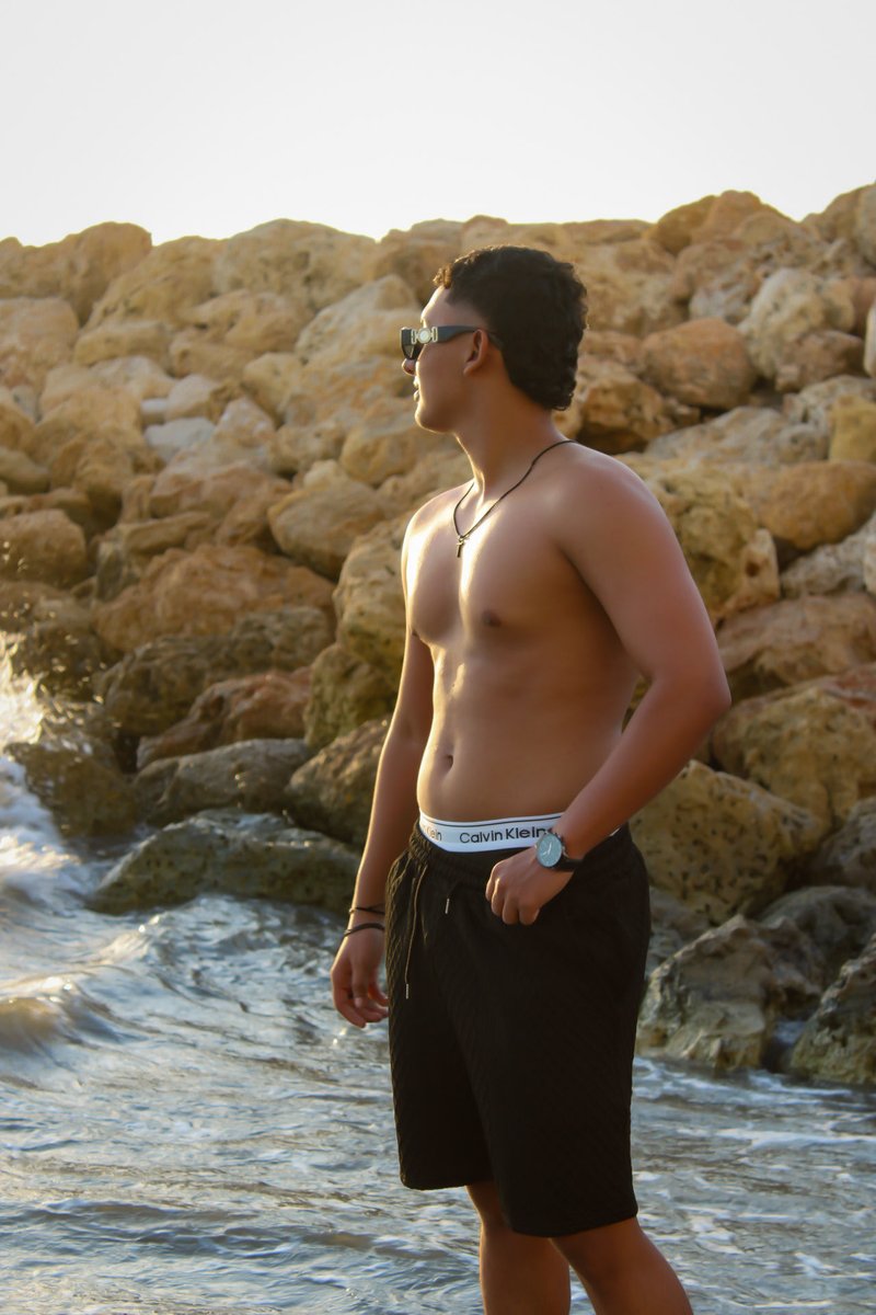 el_naver's tweet photo. 🏖️😴 https://t.co/VAPDxeoeFJ
