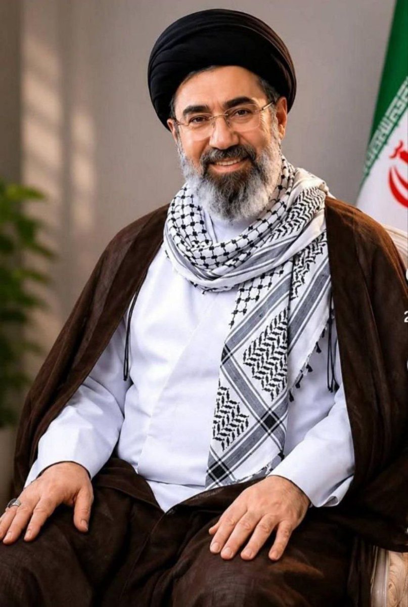 sanazz220's tweet photo. میلادت مبارک آقای زِدیده پنهان و در دل عیانم

#لبیک_یا_خامنه_ای https://t.co/8ClFOMUtA1