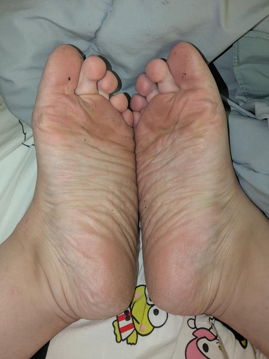 PrincessPandaFF's tweet photo. Ive been very sick 🥹 buy my premades so I can get soup plz 
🍲🐼 I have plenty of videos of my big dirty feet 🥰💙 https://t.co/wR8XbhQuxr