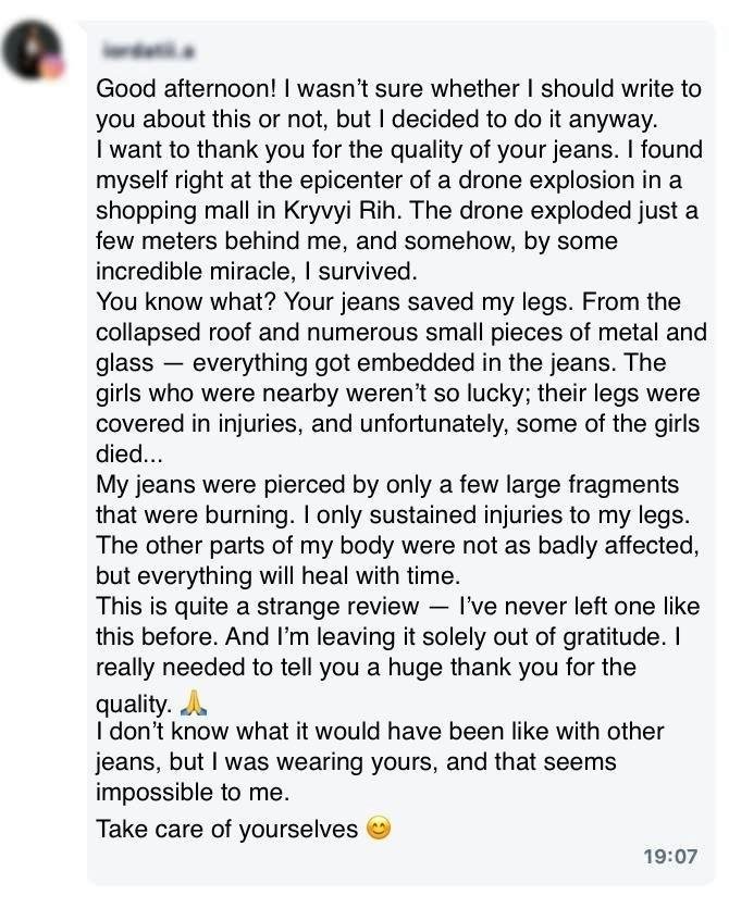BohuslavskaKate's tweet photo. A Ukrainian woman sent this feedback to a brand of jeans she recently bought. 

You might be confused why this is news... but just give it a read. https://t.co/1vGnmqlZnG