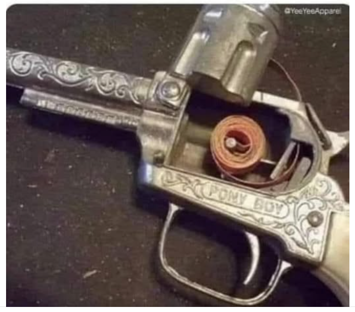GGWright04's tweet photo. Do you remember the smoke and smell of these? Yep, you might be vintage....hahaha https://t.co/ymL66mNsf1
