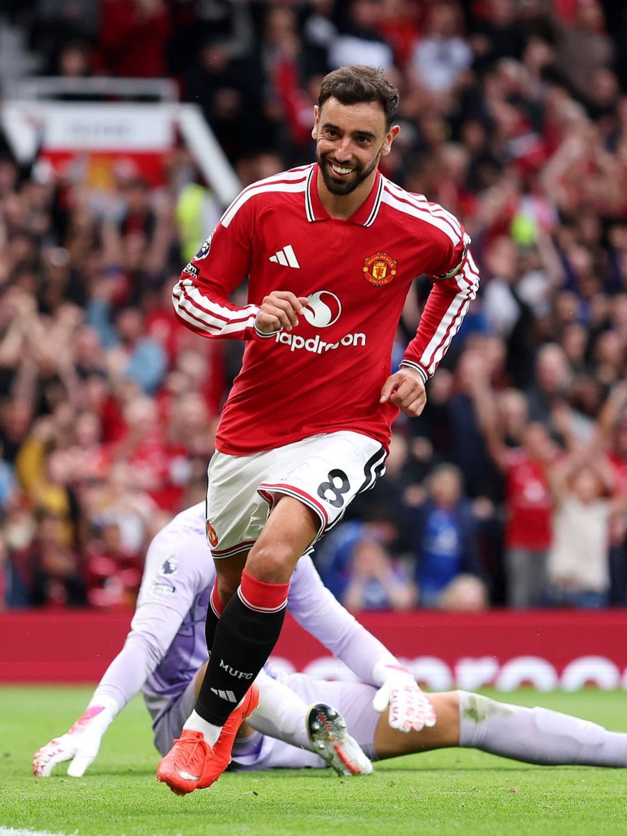 utdblast's tweet photo. 🚨BREAKING: 

Bruno Fernandes is set to be named among the 30 nominees for the 2026 Men’s Ballon d’Or.

United captain will feature on the shortlist, which will be officially revealed tomorrow. #MUFC

[@SamC_reports] https://t.co/xr74c0Xsnu