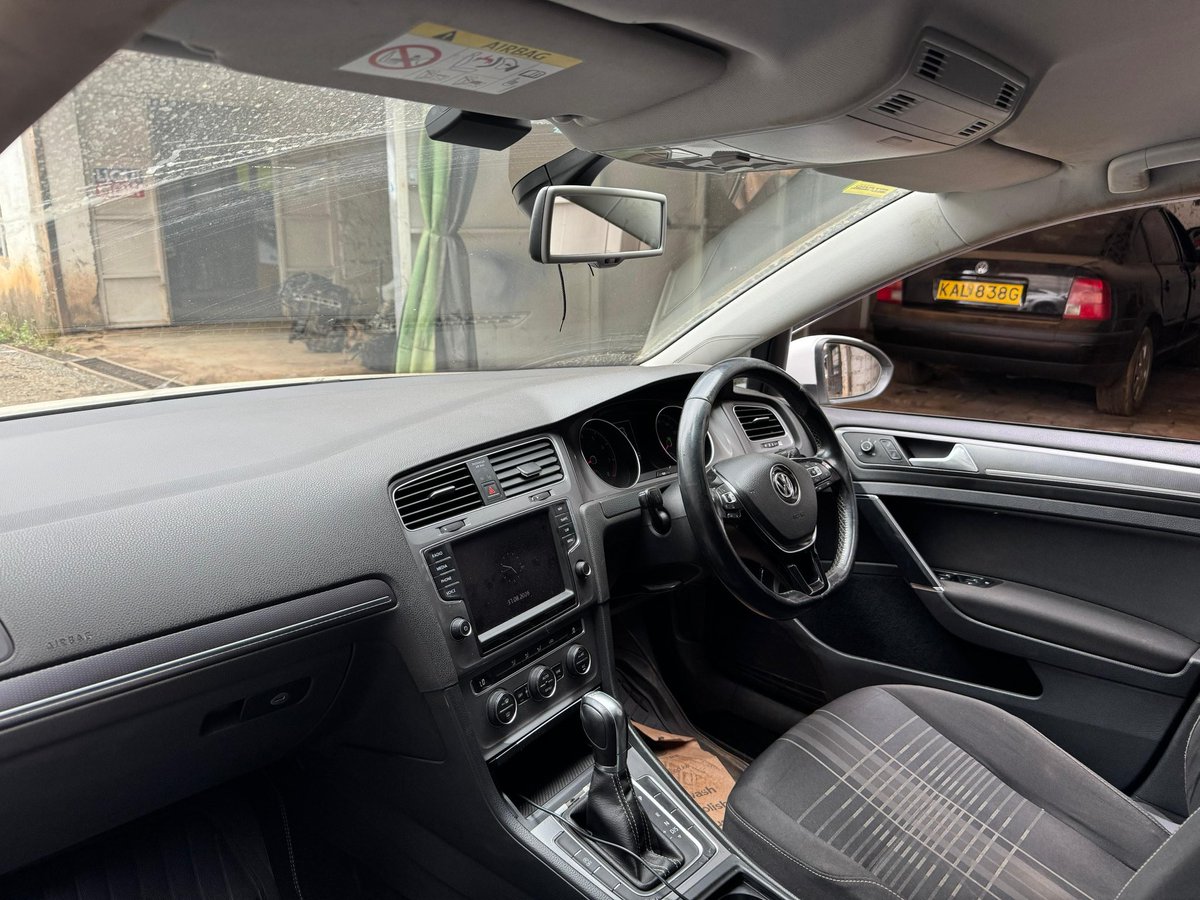 Quancho8's tweet photo. Deal🚨
Volkswagen Golf TSI Mk7
2015 model
1200cc Turbo
148k mileage
💰1090k
☎️0745097573 / 0782257521 https://t.co/H1AxPBP20w