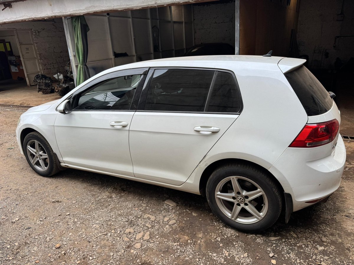 Quancho8's tweet photo. Deal🚨
Volkswagen Golf TSI Mk7
2015 model
1200cc Turbo
148k mileage
💰1090k
☎️0745097573 / 0782257521 https://t.co/H1AxPBP20w