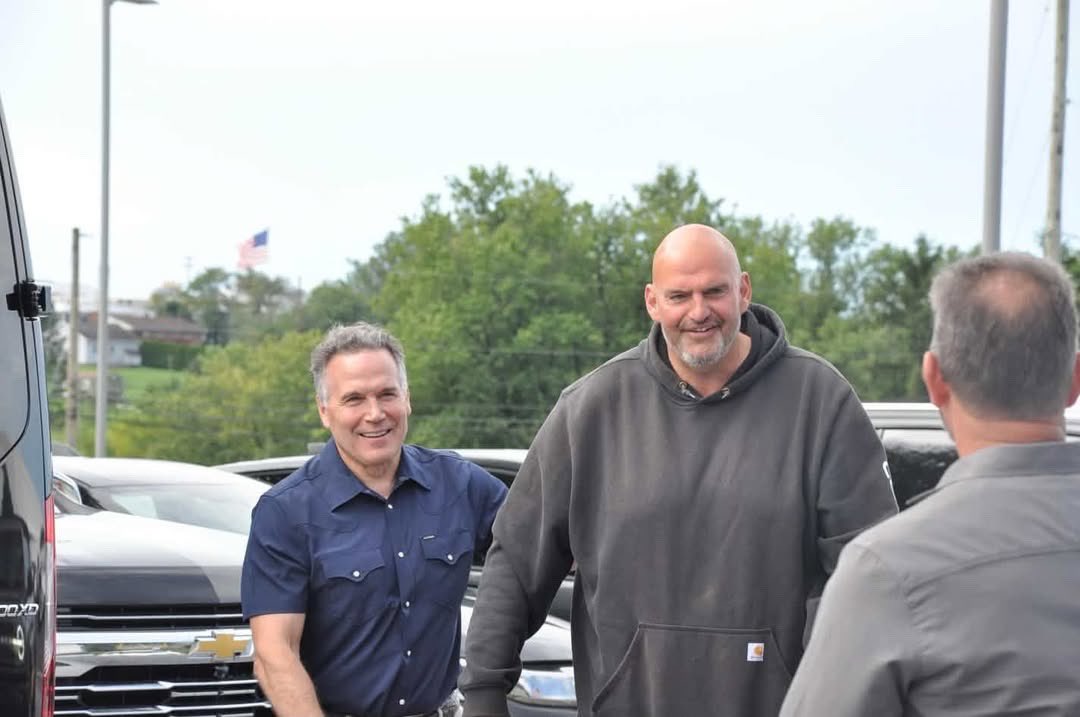 SenMcCormickPA's tweet photo. Pennsylvania agriculture is second to none.

Grateful to tour Bell &amp; Evans with my dad and @SenFettermanPA and see the incredible work they’re doing firsthand. More than 2,000 Pennsylvanians work here, helping feed families and power our Commonwealth’s economy. https://t.co/CzT0cyafjC