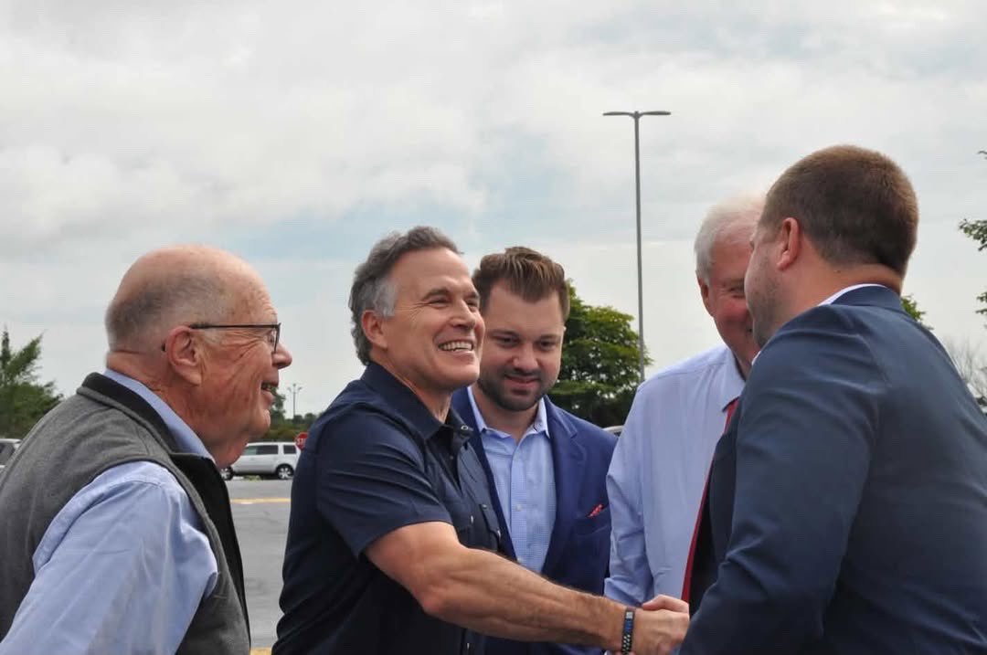 SenMcCormickPA's tweet photo. Pennsylvania agriculture is second to none.

Grateful to tour Bell &amp; Evans with my dad and @SenFettermanPA and see the incredible work they’re doing firsthand. More than 2,000 Pennsylvanians work here, helping feed families and power our Commonwealth’s economy. https://t.co/CzT0cyafjC
