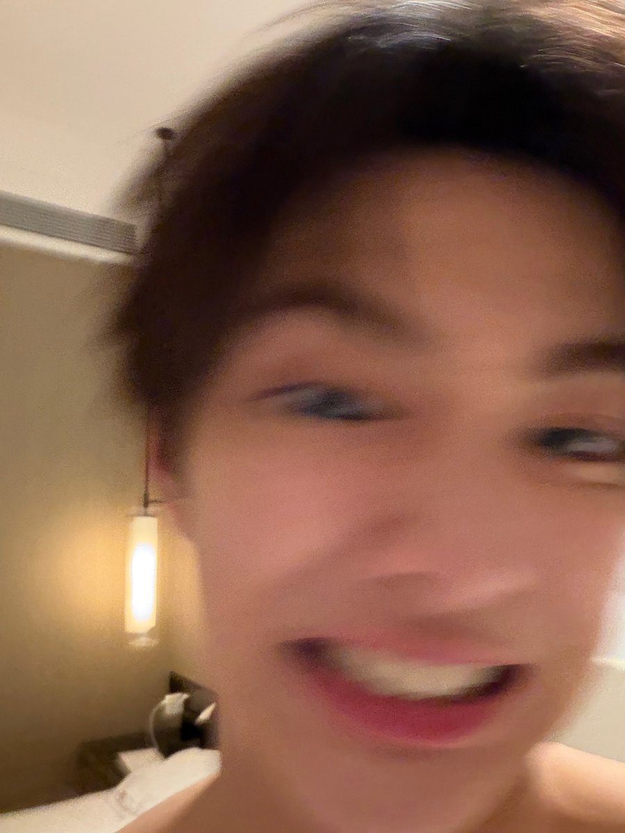 keoncats's tweet photo. keonho once said he’d honestly feel a little embarrassed only posting selfies where he looks good, so he just posts whatever.

be serious… you still look good in every single one of them https://t.co/tc26Rh24lB