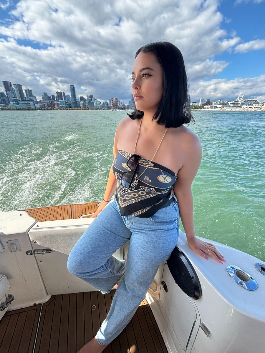 KikiRoweMusic's tweet photo. 🛥️🌊 https://t.co/xhL3LYkION