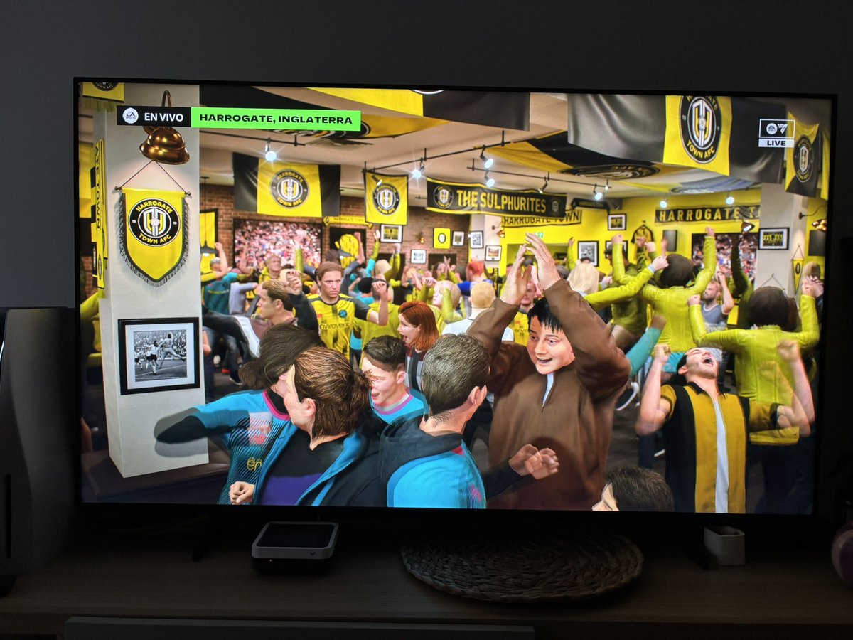 ChefIgnasi's tweet photo. @HarrogateTown Winning the Carabao Cup with Harrogate Town!! https://t.co/GCr1FBIVSO