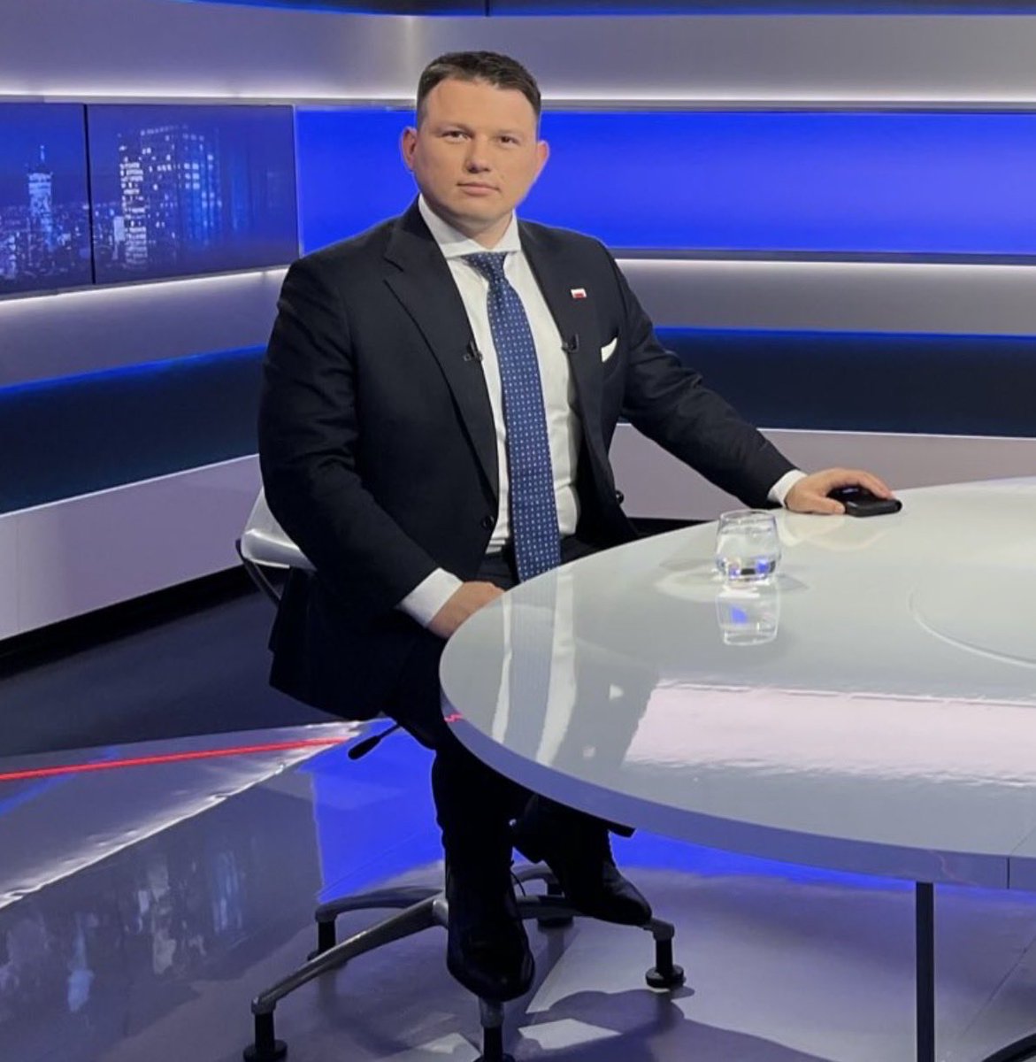 antyKremlak's tweet photo. @SlawomirMentzen Ujebali wam subwencje, serwery shakowali wam parokrotnie, kradniecie patelnię z Ikei i nie potraficie w drugim największym mieście w Polsce zebrać 3 tysięcy podpisów XD

Wy Polską chcecie rządzić, banda jebanych nieudaczników XD https://t.co/WqzKlMvolz