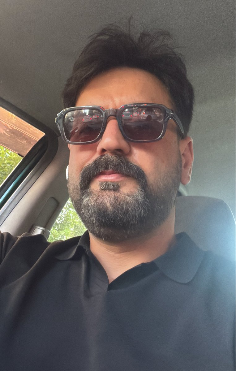 Arsen_Etz's tweet photo. o kadar duygu bu kadar duygusuz
birine dönüşmek için miydi…✍️ https://t.co/tLiL2UYXi3