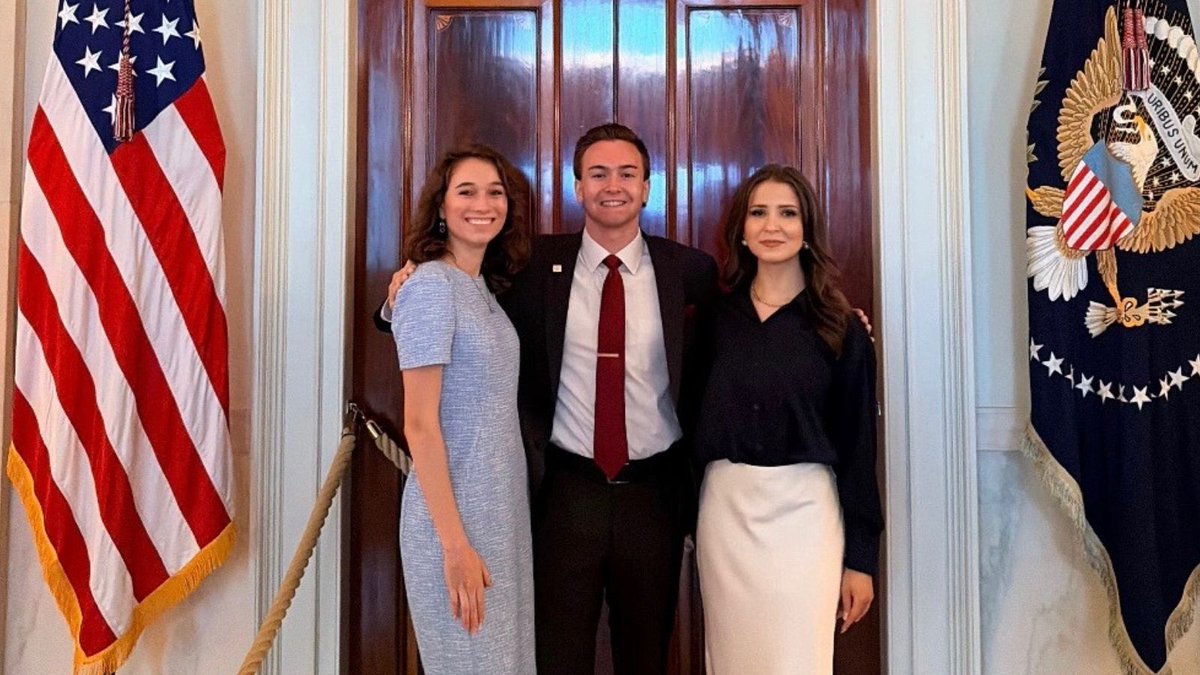 patrickhenrycol's tweet photo. Sophia Koopalethes and Ben Rutten are two of the three PHC students who interned at the White House this summer! Sophia served in the Office of the First Lady, and Ben served in the Office of the Vice President. https://t.co/pqqKtPeM8b