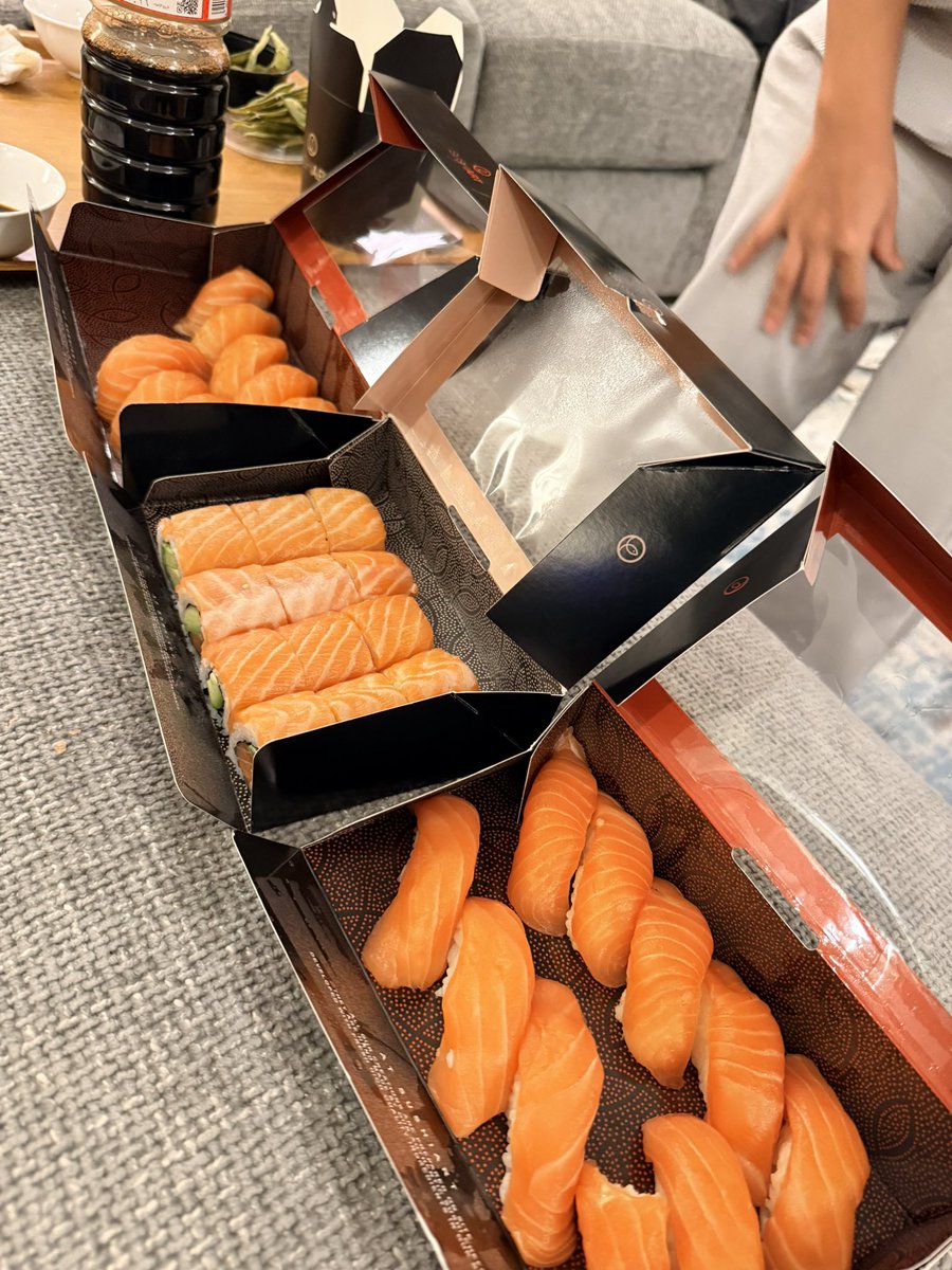 TheDarkLordLuli's tweet photo. @HungerStation 
طلبت بمبلغ ٣٠٠ ريال من مطعم @SushiArtKSA ووصلني طلب سوشي سالمون معفن طالعة له ريحه غير صالح للاكل رميته في الزباله
رفعت شكوى عبر التطبيق وردو لي فقط مبلغ رمزي

انا اطالب بالمبلغ كامل وبغيت ارفع الموضوع @mcgovsa_care @Momah_SA @Saudi_fda_en https://t.co/LFz6nipulc