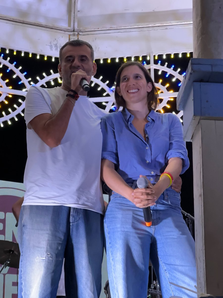 karlitos_x's tweet photo. Grazie per la grandissima partecipazione a Martina Franca che ci ha fatto sentire tutto il vostro affetto e il vostro sostegno. E grazie, come sempre, alle volontarie e ai volontari della Festa dell’Unità regionale della #Puglia per il loro impegno! #Schlein https://t.co/Yi89qNQv2T