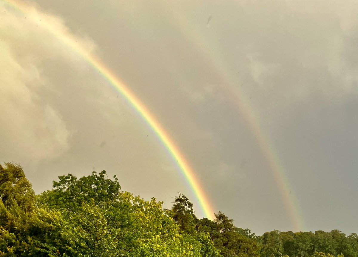 cloudymamma's tweet photo. Lasted all of a few minutes… 

but great thunder and lightning over Inverness- double rainbows 🌈 and now back to blue skies!

#LoveUkWeather #DoubleRainbow #MyGardenView https://t.co/Vw9151uANu