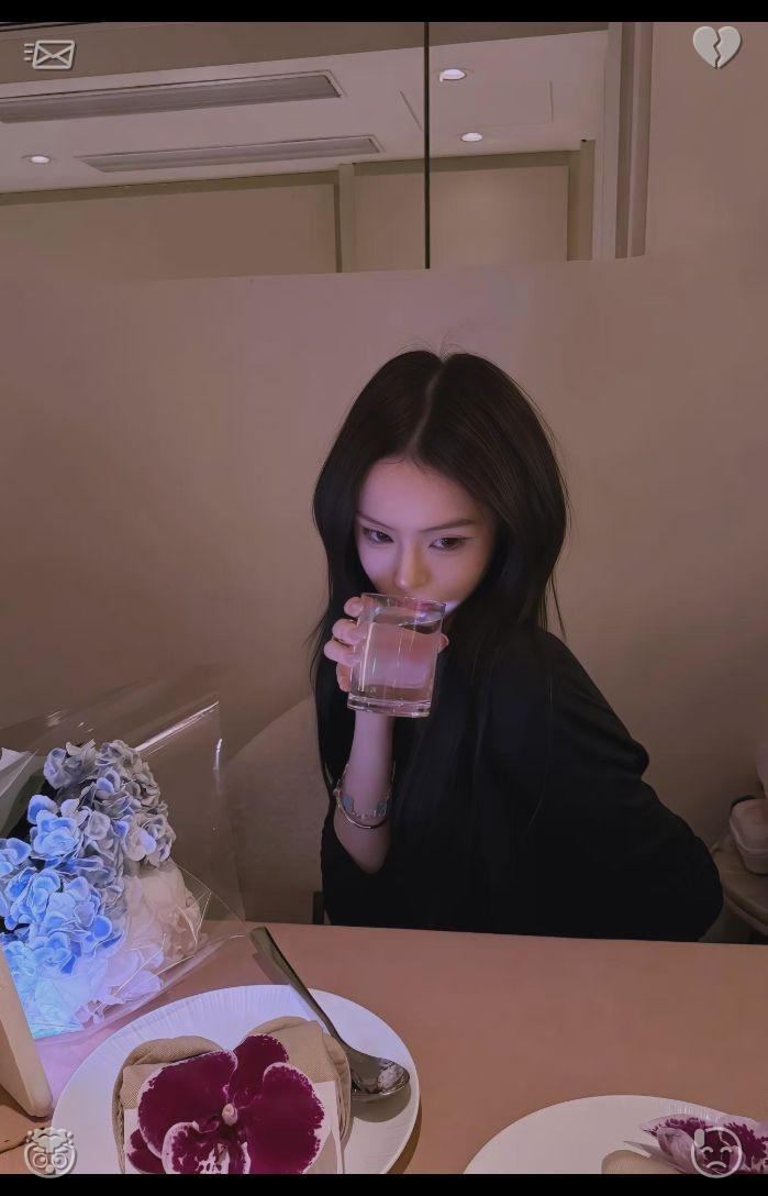 ShinjiTani1's tweet photo. 📷Cozy patterned socks with fur lining
As dusk falls, I make my way to a seafood spot in Oia, where I savor grilled fish alongside a glass of white wine—the catch, fresh from that morning's haul, bursts with flavor. I sit back, gazing at the night sky as it deepens into a dark https://t.co/8Qfw2HXqSJ