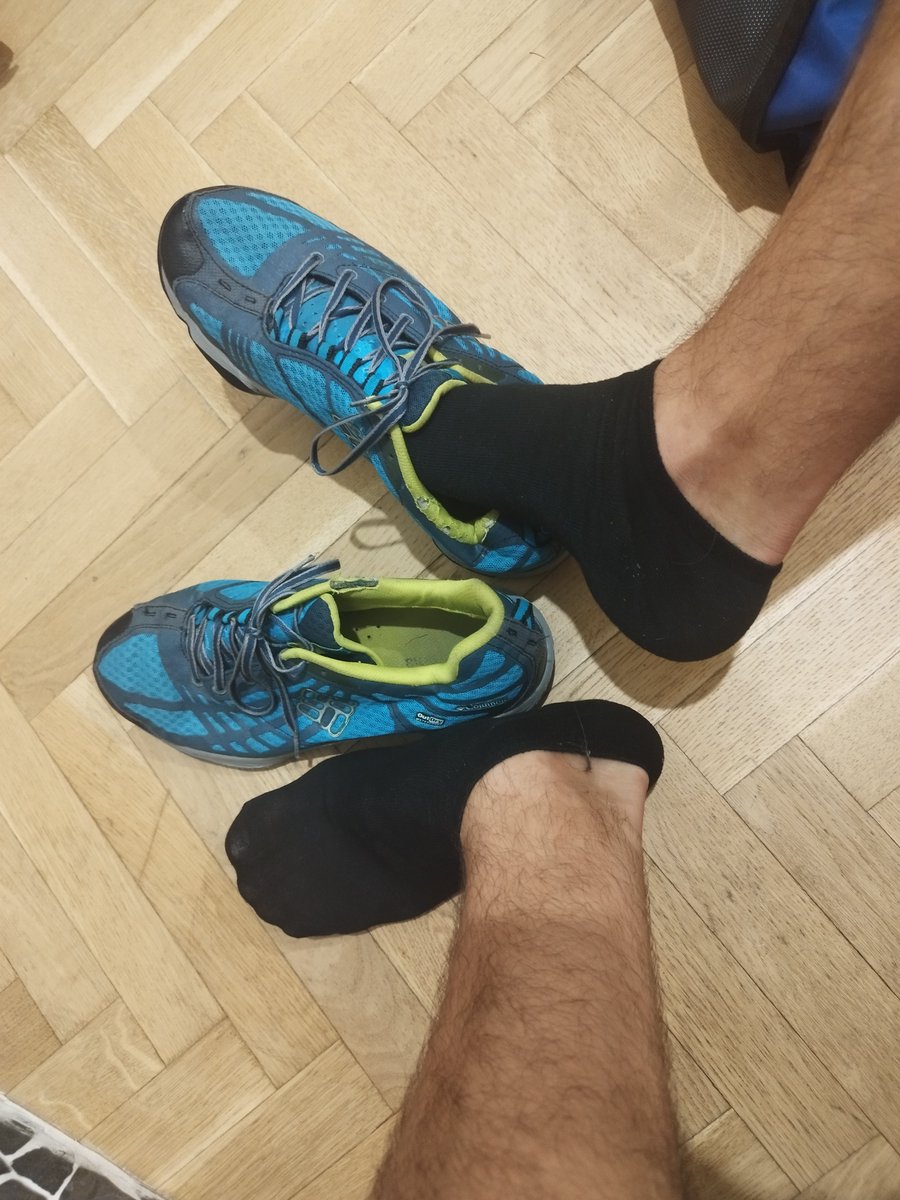 Reese_edg's tweet photo. Wore these black ankle socks all day in my sneakers 💦 Heavy sweat, lint, and full smell.
​Available now for 15€ (+ shipping).
DM me right now to claim them 📩
​#WornSocks #SweatySocks #UsedSocks #MaleFeet #SockFetish https://t.co/3YYRtvITLJ