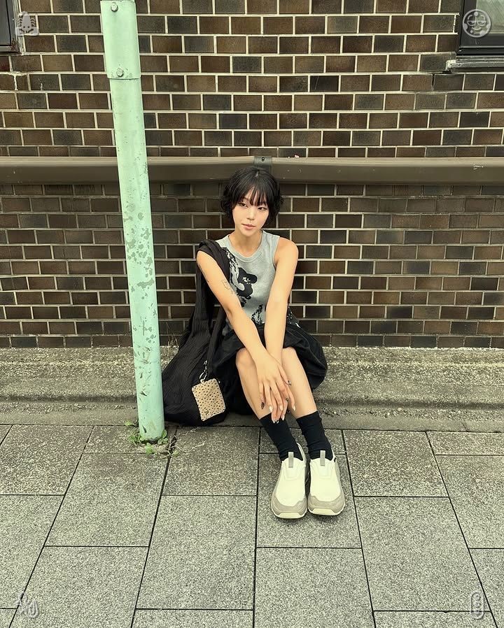 GarotoUnai's tweet photo. 📈Customers receive their orders with delight, fueled by the glow of glowing reviews! Yet the brief moment of tears faded fast, as the frost swiftly reclaimed its hold, freezing her emotions solid, locking away the hurt, suppressing the ache—because weakness wasn’t an option, https://t.co/LQQyXjp1LH