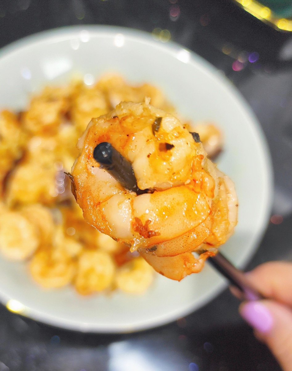 Rochirenzo's tweet photo. Just whipped up garlic butter shrimp with lemon u0026 parsley in 15 mins—tangy, buttery, so good! https://t.co/RLwkp3fA29