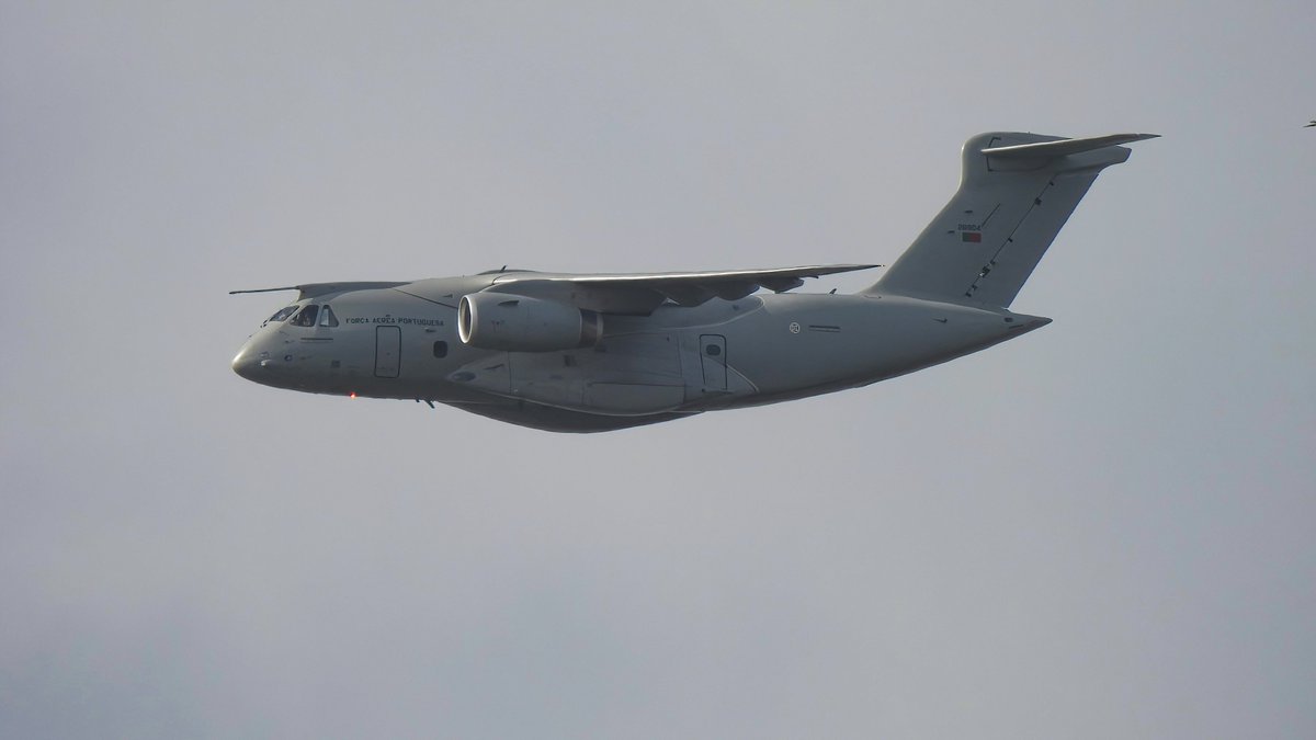 EHEH_Spotter's tweet photo. #FalconLeap2026 @ EHEH
#Rogue07: Portuguese Air Force Embraer KC-390 26904
#Rogue05: Romanian Air Force C-27J 2704
#Rogue03: Italian Air Force C-130J MM62191
#Rogue04: Swedish Air Force C-130H 84006
#NLspot #Garden #Rogue01Flight https://t.co/Pp2JG1zvfU