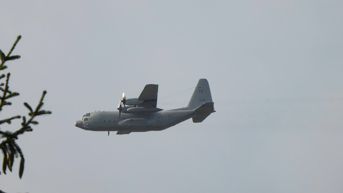 EHEH_Spotter's tweet photo. #FalconLeap2026 @ EHEH
#Rogue07: Portuguese Air Force Embraer KC-390 26904
#Rogue05: Romanian Air Force C-27J 2704
#Rogue03: Italian Air Force C-130J MM62191
#Rogue04: Swedish Air Force C-130H 84006
#NLspot #Garden #Rogue01Flight https://t.co/Pp2JG1zvfU