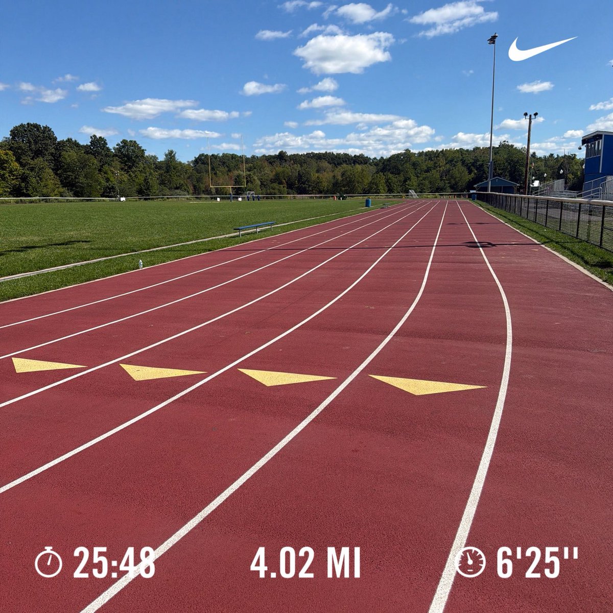iBE_K's tweet photo. Quickening the pace a bit…

#Nike #Track #Athlete #Miles https://t.co/u4BSAqunmg
