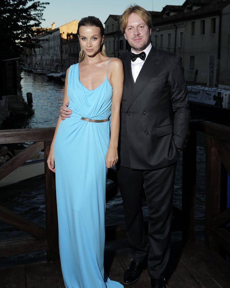 amfAR's tweet photo. When in Venice, every red carpet arrival comes with a waterfront view. #amfarvenezia (2/3) https://t.co/gViLk0LkYS