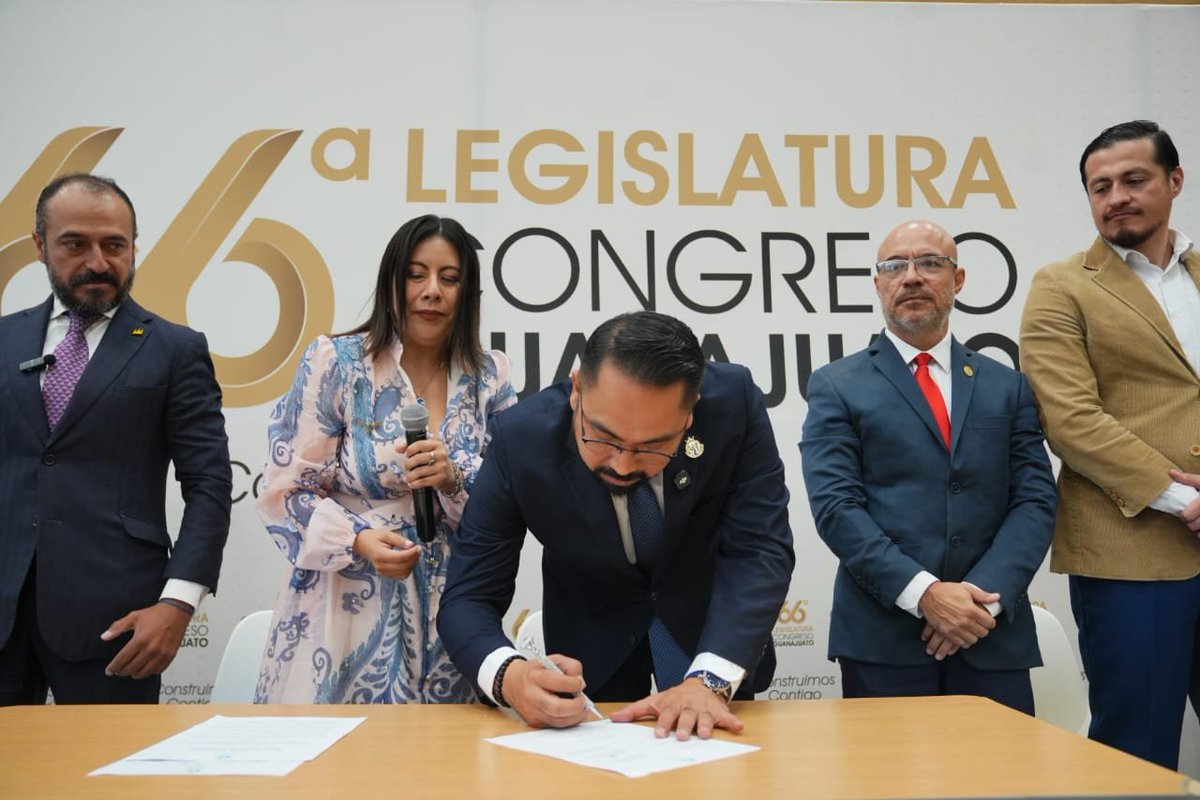 fjjuarezl's tweet photo. En representación de la gobernadora de la Gente, @LibiaDennise, asistí al foro “Ciudades de Paz: Sociedad y Gobierno construyendo una agenda legislativa” realizado por el Instituto Mexicano para el Duelo y la construcción de la Paz A. C. https://t.co/43R8E0FLXQ