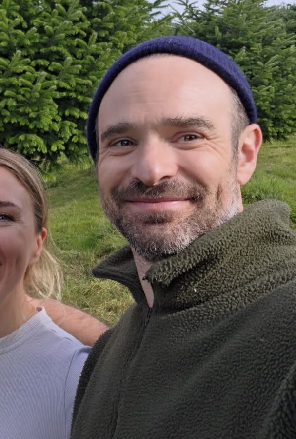 thinkerCoxx's tweet photo. MOMENTO FAMILIA!!!!!

Charlie Cox acampando com sua Familia na Irlanda durante a pausa das gravações de Kin https://t.co/wXYy25m8nr