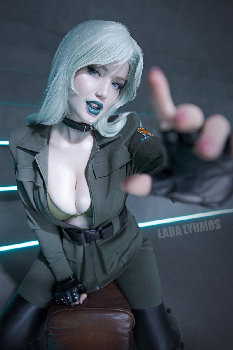 Lada_lyumosCOS's tweet photo. time for a quick OG check (¬‿¬ ) let’s see if you can recognize one of the most iconic faces from MGS1
and if you missed that era, allow me to introduce her this month – Sniper Wolf from Metal Gear Solid!

#mgs #metalgearsolid https://t.co/S968SJoYKk