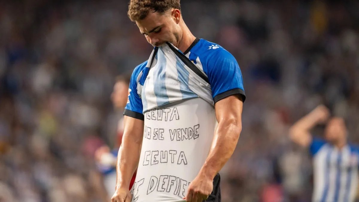 AntifaRCDE's tweet photo. 2+2 = 4. Ja es veu quin peu calça #RCDE https://t.co/cBvJcatez4