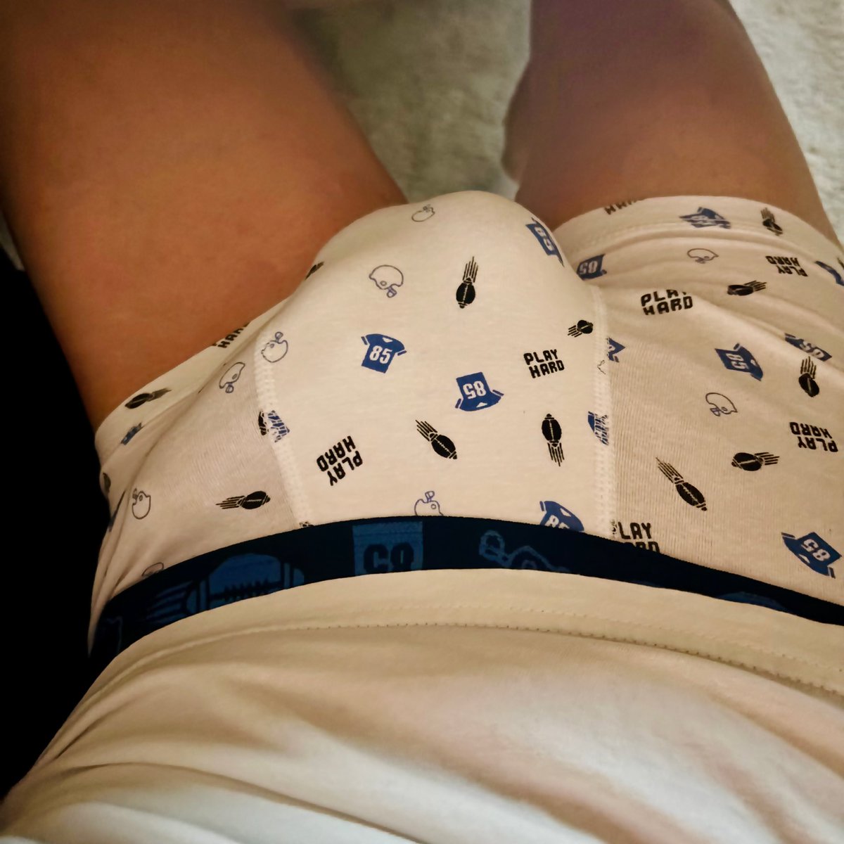 SSharky9026's tweet photo. Seems like I really enjoy my new boxer briefs haha 🤣🥵 they bulge out pretty well

Who wants more of them too? 😏

#gay #twink https://t.co/cF1w7XgV1D