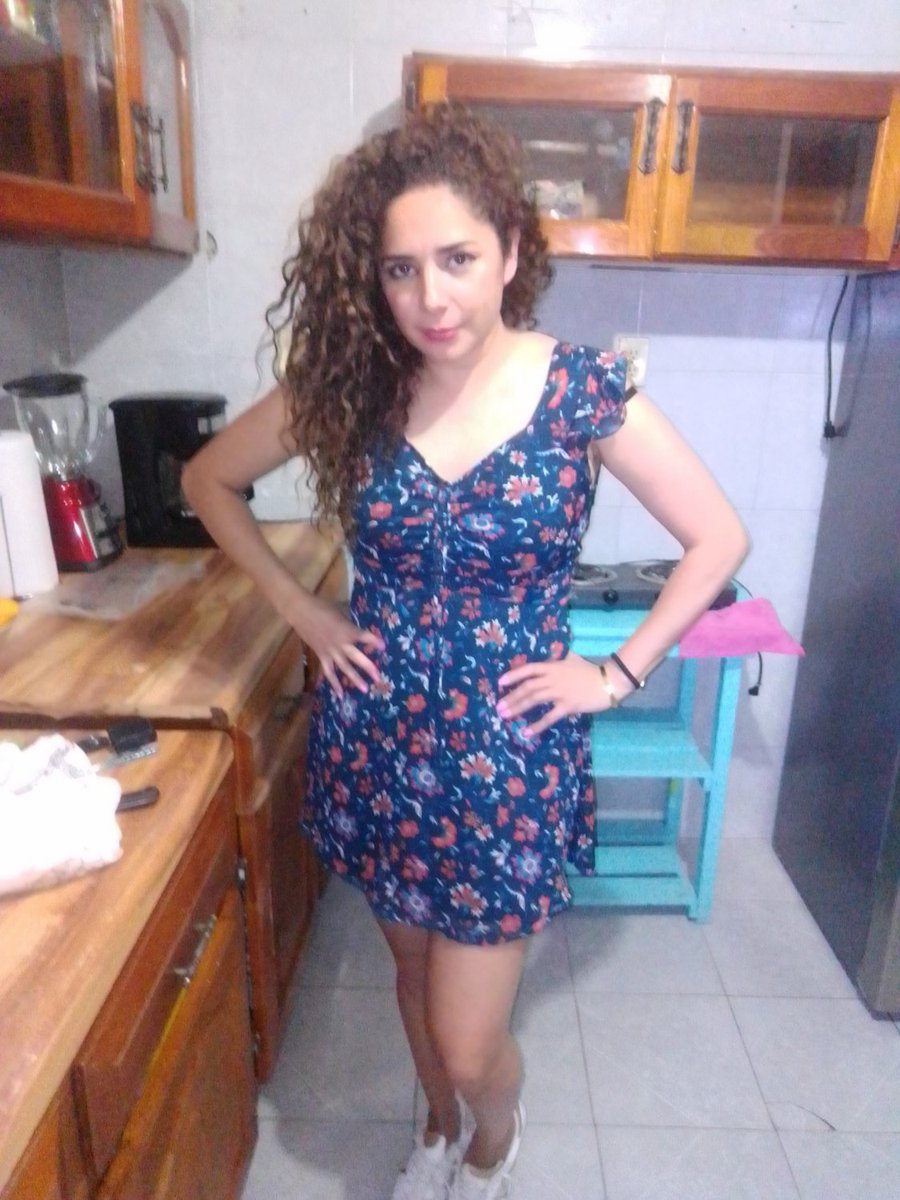 NoporAleatorio's tweet photo. Esas señoras ingenuas que se dejan tomar fotos en todo momento... ojala nunca se acaben #caseras #selfie #latina #casera #pornocasero #tetas #chichis #milf #señoraputa #NSFW #Culo #putiesposa https://t.co/unGZZE13HG