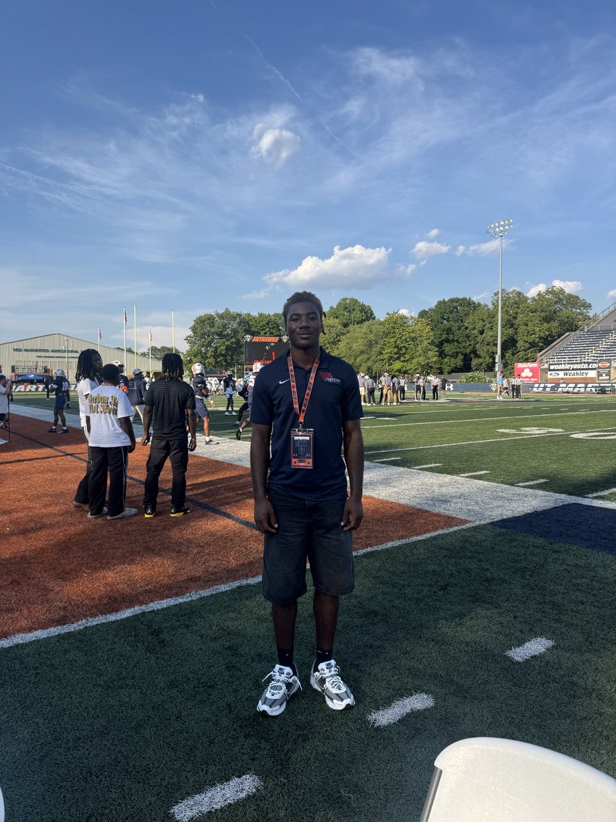 MylesRodgers_4's tweet photo. Great visit to @UTM_FOOTBALL this weekend!  Thanks @CoachLeno_UTM @nickcochran @CoachAClifton Really enjoyed the atmosphere and getting a closer look at Skyhawk Football. https://t.co/ndXZuiJ1Qp
