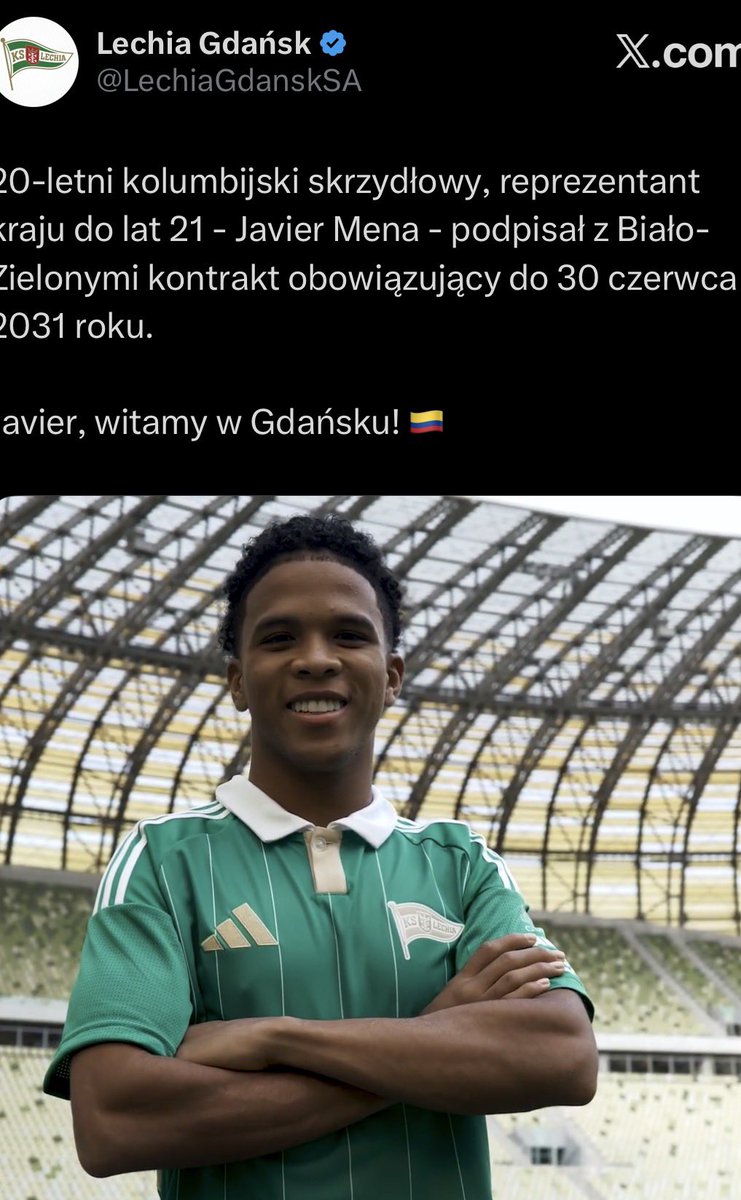 juzeeeek's tweet photo. El Ananasito Jr. Witamy!🤍💚🍍🍍
No to teraz nie masz wyjścia Camilo, musisz zostać😁😁 #BetonowyTwitter #Lechia https://t.co/AG4KWKw0DN