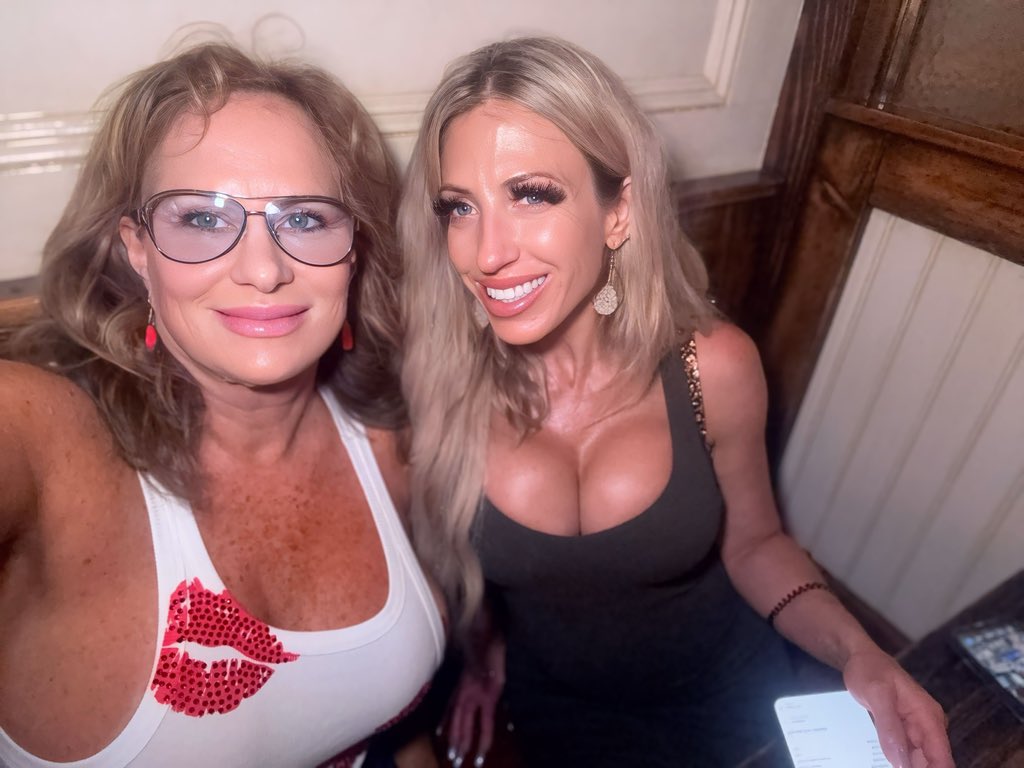 Lovelylanalee24's tweet photo. We need you to come have fun with us 💦🍆🍑 https://t.co/qsd2mrrRFV